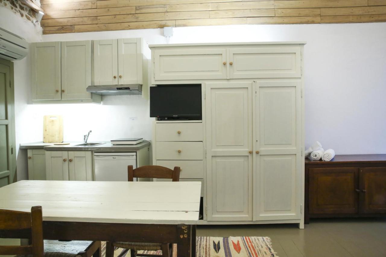 Ghermaniko Guesthouse Дамухарі Екстер'єр фото
